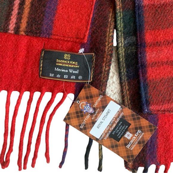 NWT Soft Tartan Royal Stewart Red Plaid Merino Wool Patrick King Pocket Scarf - Picture 4 of 6
